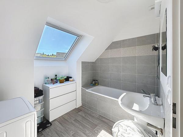 Maison - 5 pièces - 80 m²