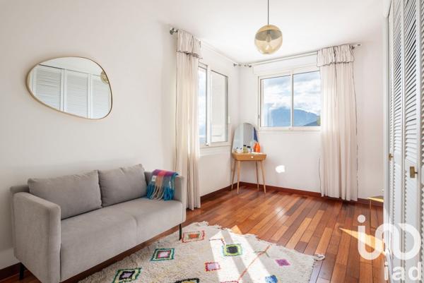 Maison 8 pièces de 303 m² à Corenc (38700)