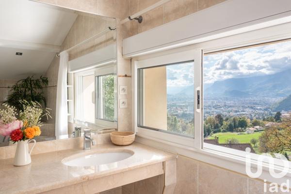 Maison 8 pièces de 303 m² à Corenc (38700)