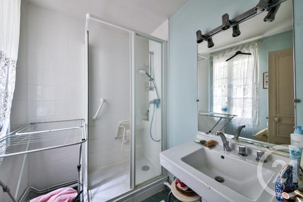 Appartement F3 à vendre  3 pièces - 72,69 m2 PARIS - 75009