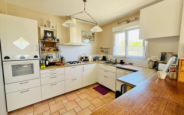 Maison à vendre    6 pièces •  Royan