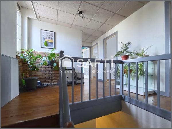 Ensemble immobilier maison et local