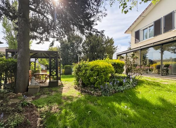 Maison 5 chambres quartier du Lac Verrières-le-Buisson, DPE C ,Proche RER B