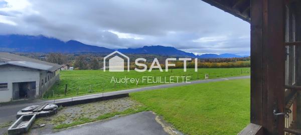 Grande maison ancienne 187 m² habitables avec vue dégagée sur les montagnes