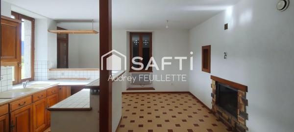 Grande maison ancienne 187 m² habitables avec vue dégagée sur les montagnes