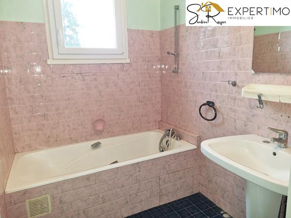 Lapeyrouse (63700) Lapeyrouse Maison de 123 m² sur terrain de 3420 m² attenant