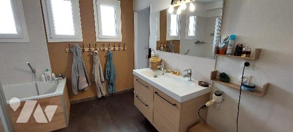 LA BOHALLE (49800) – MAISON FAMILIALE 160 m² SUR BEAU TERRAIN DE 1 304 m²