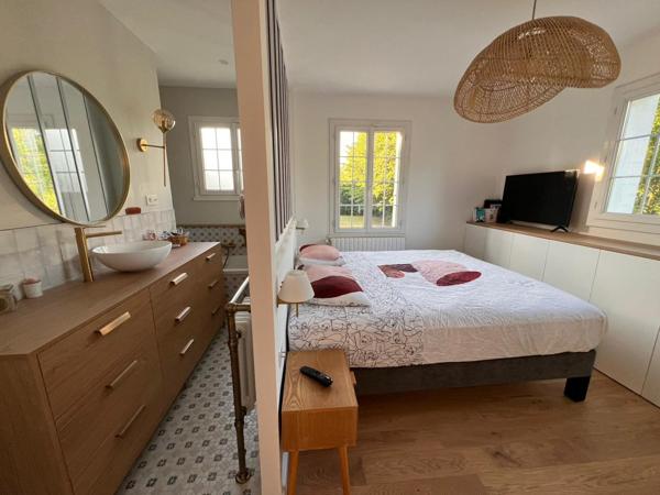 À vendre - Maison individuelle, 7 pièces située à Saint-Cyr-sur-Loire (37540)