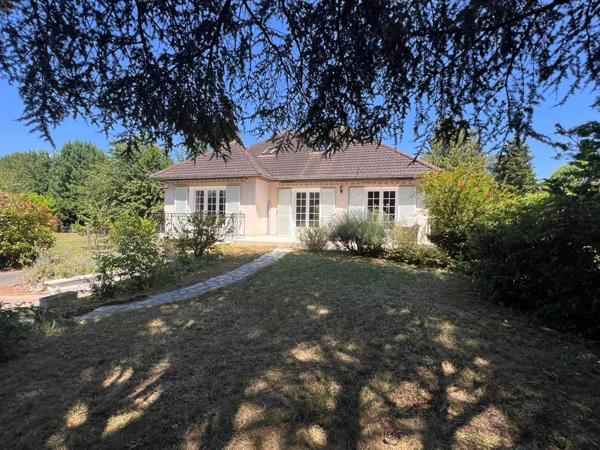 À vendre - Maison individuelle, 7 pièces située à Saint-Cyr-sur-Loire (37540)