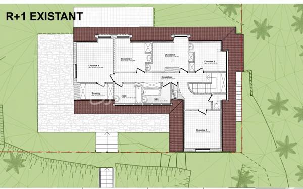 Un emplacement privilégié à Hardelot, directement face au Golf des Pins et au trou n°14.

Découvrez cette maison de style Hardelotoise développant environ 235 m² habitables, implantée sur une belle parcelle de plus de 1600 m².

Une véritable opportunité pour les acquéreurs à la recherche d’un bien bénéficiant d’un environnement exceptionnel et souhaitant créer une maison entièrement à leur image.

Avec ses volumes généreux, ses 6 chambres et la possibilité d’une vie de plain-pied, cette propriété offre un potentiel remarquable, aussi bien pour une résidence principale que secondaire.

Les travaux de terrassement permettant notamment de faciliter l’accès au stationnement seront réalisés par les vendeurs.

Les futurs propriétaires disposeront ainsi d’une grande liberté pour repenser et rénover la maison selon leurs envies, leurs besoins et leur niveau de prestations : redistribution des espaces, création d’une vaste pièce de vie tournée vers le golf, rénovation énergétique, choix des matériaux et aménagements intérieurs…

Mais c’est avant tout son emplacement qui rend cette propriété particulièrement intéressante.

Les maisons offrant une telle situation, directement face au Golf des Pins, sont rares sur le marché. Ici, le potentiel de rénovation s’associe à une adresse privilégiée et à une vue dont on profite au quotidien.

Son architecture typiquement Hardelotoise, ses 235 m² habitables, son terrain généreux et sa situation exceptionnelle constituent une base idéale pour imaginer une propriété de caractère à Hardelot.

Un bien à découvrir avant tout pour son emplacement, son potentiel et les nombreuses possibilités qu’il offre.