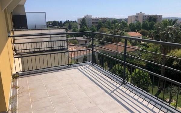 Appartement à vendre    2 pièces • 45,74 m2 Antibes