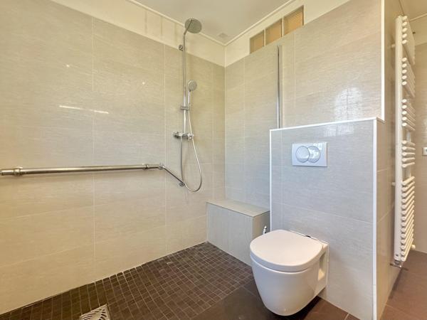 Maison 8 pièces - 200 m² Exclusivité efficity