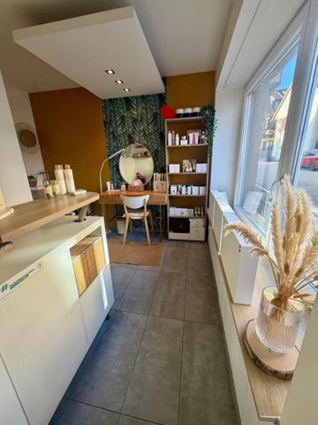 EN EXCLUSIVITE LOCAL COMMERCIAL VENDU LOUE