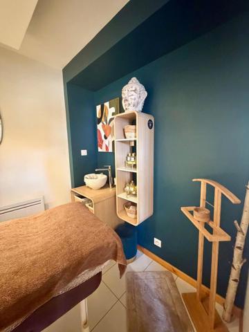 EN EXCLUSIVITE LOCAL COMMERCIAL VENDU LOUE