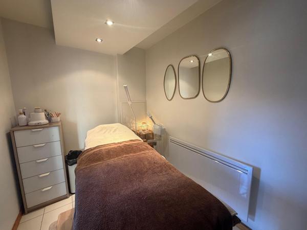 EN EXCLUSIVITE LOCAL COMMERCIAL VENDU LOUE