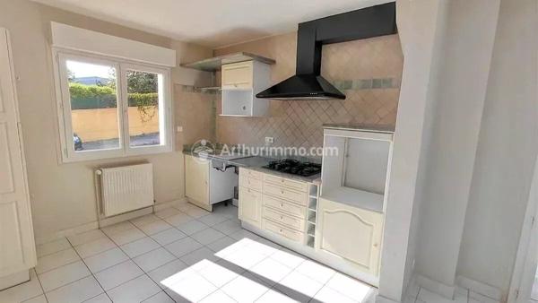 Vente                                                      Maison de ville
                        
                     4 pièces                      86 m2                     à Castres