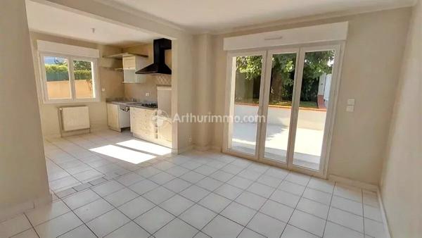 Vente                                                      Maison de ville
                        
                     4 pièces                      86 m2                     à Castres