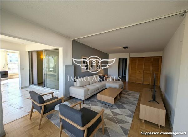 Appartement T4 de 126 m² avec terrasse de 60 m², garage, box et parking