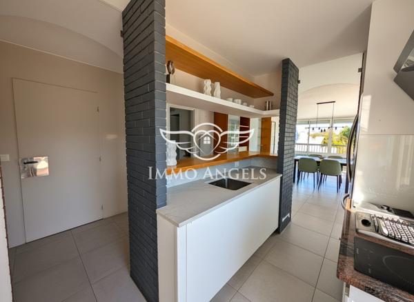 Appartement T4 de 126 m² avec terrasse de 60 m², garage, box et parking