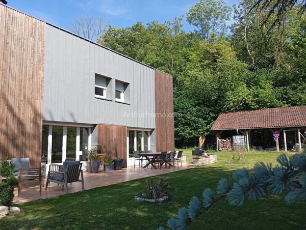 Vente                                                      Maison
                        
                     12 pièces                      237 m2                     à Gisors