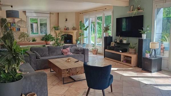 Vente                                                      Maison
                        
                     12 pièces                      237 m2                     à Gisors
