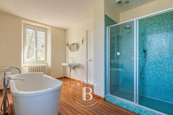 Évian-les-Bains, Propriété 6 Chambres -  305 m² à vendre