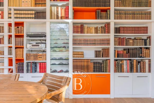 Évian-les-Bains, Propriété 6 Chambres -  305 m² à vendre