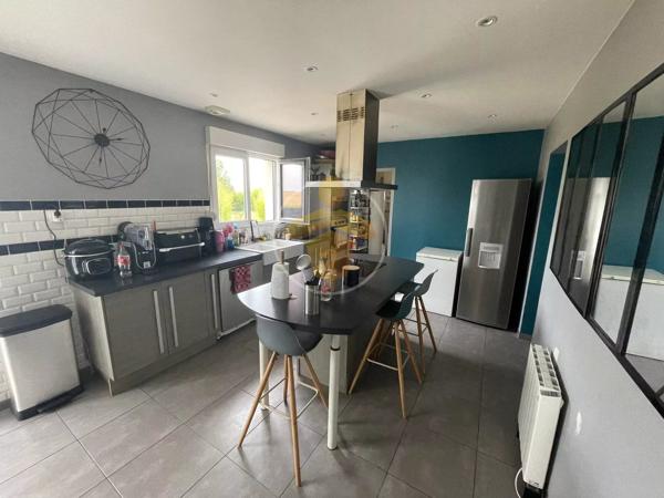 Vente                                                      Maison
                        
                     4 pièces                      112 m2                     à Beautor