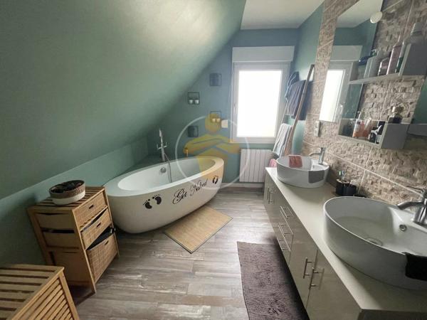Vente                                                      Maison
                        
                     4 pièces                      112 m2                     à Beautor