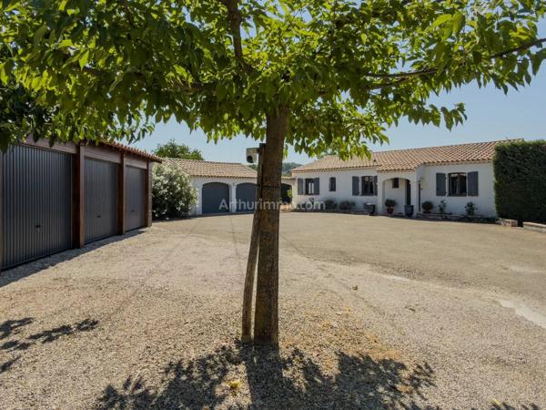 Vente                                                      Villa
                        
                     7 pièces                      166 m2                     à Draguignan