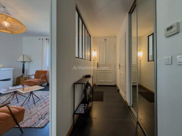 Vente                                                      Villa
                        
                     7 pièces                      166 m2                     à Draguignan