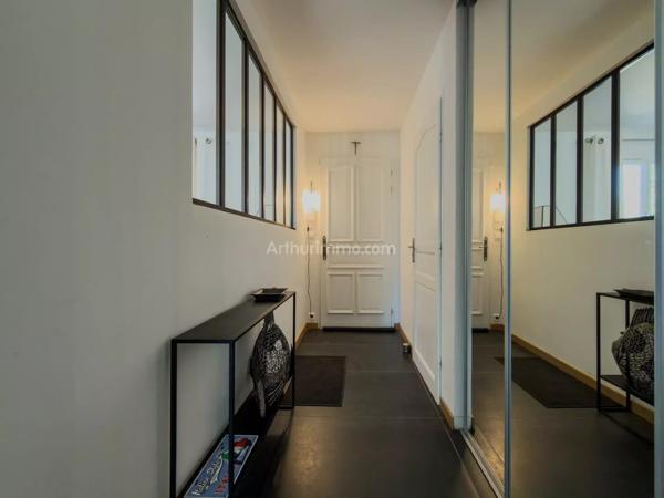 Vente                                                      Villa
                        
                     7 pièces                      166 m2                     à Draguignan