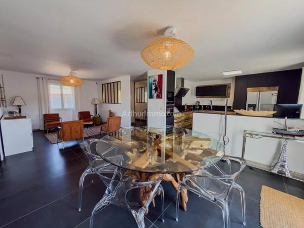 Vente                                                      Villa
                        
                     7 pièces                      166 m2                     à Draguignan