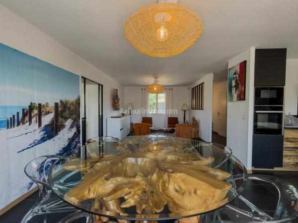 Vente                                                      Villa
                        
                     7 pièces                      166 m2                     à Draguignan