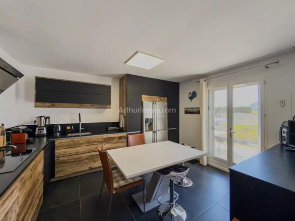 Vente                                                      Villa
                        
                     7 pièces                      166 m2                     à Draguignan