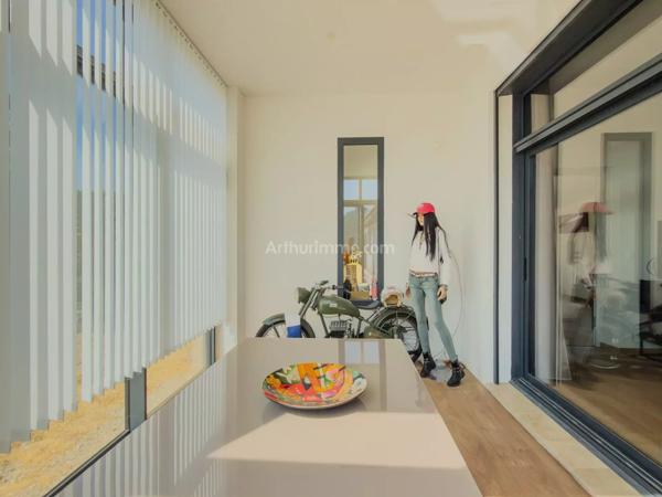 Vente                                                      Villa
                        
                     7 pièces                      166 m2                     à Draguignan