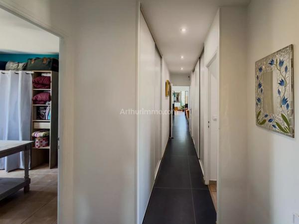 Vente                                                      Villa
                        
                     7 pièces                      166 m2                     à Draguignan
