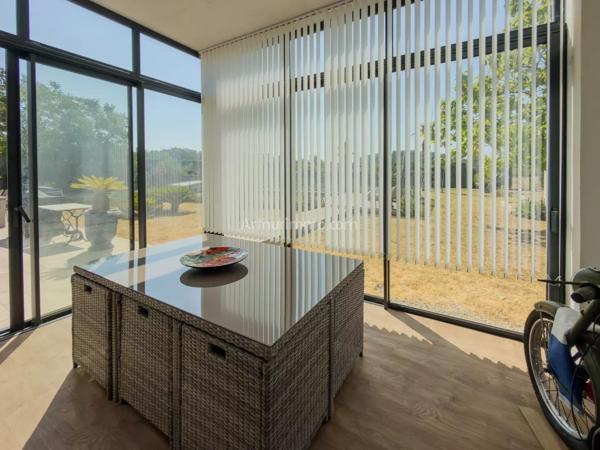 Vente                                                      Villa
                        
                     7 pièces                      166 m2                     à Draguignan