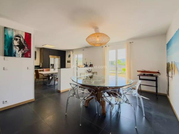Vente                                                      Villa
                        
                     7 pièces                      166 m2                     à Draguignan