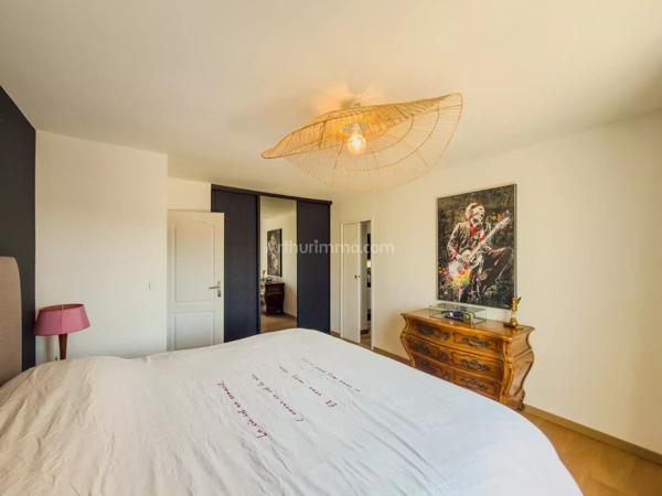 Vente                                                      Villa
                        
                     7 pièces                      166 m2                     à Draguignan