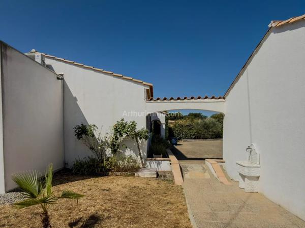 Vente                                                      Villa
                        
                     7 pièces                      166 m2                     à Draguignan