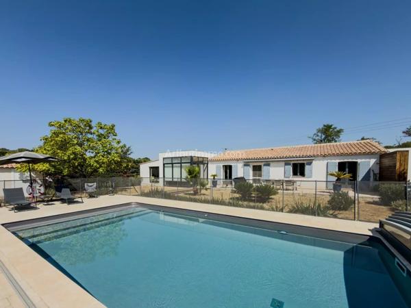 Vente                                                      Villa
                        
                     7 pièces                      166 m2                     à Draguignan