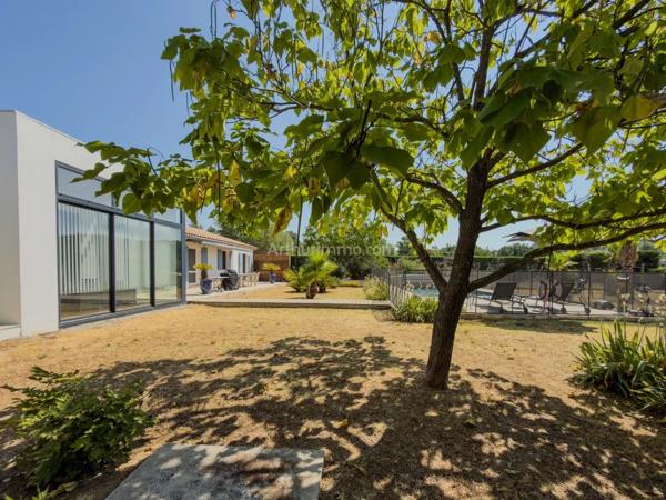 Vente                                                      Villa
                        
                     7 pièces                      166 m2                     à Draguignan