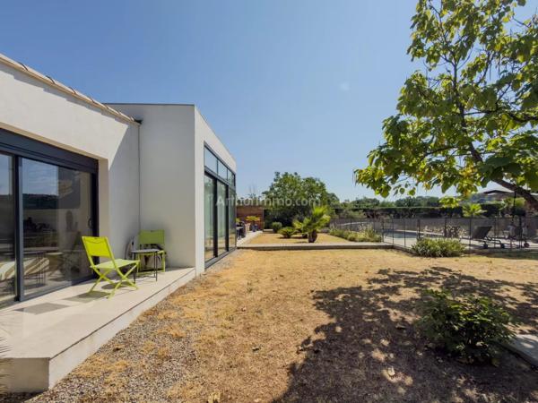 Vente                                                      Villa
                        
                     7 pièces                      166 m2                     à Draguignan