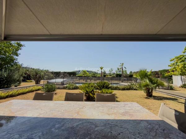 Vente                                                      Villa
                        
                     7 pièces                      166 m2                     à Draguignan