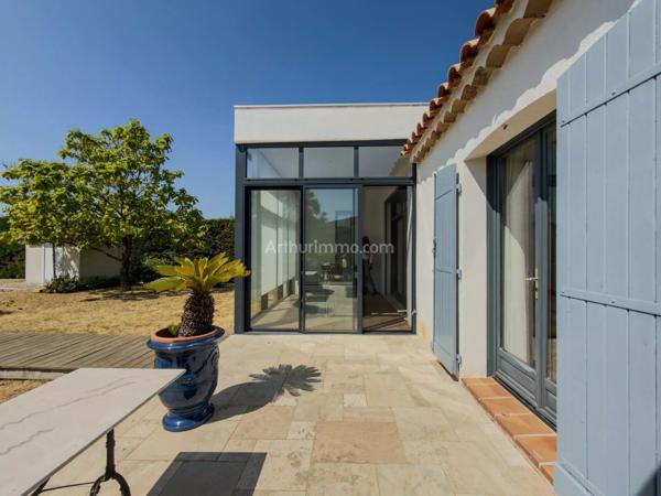 Vente                                                      Villa
                        
                     7 pièces                      166 m2                     à Draguignan
