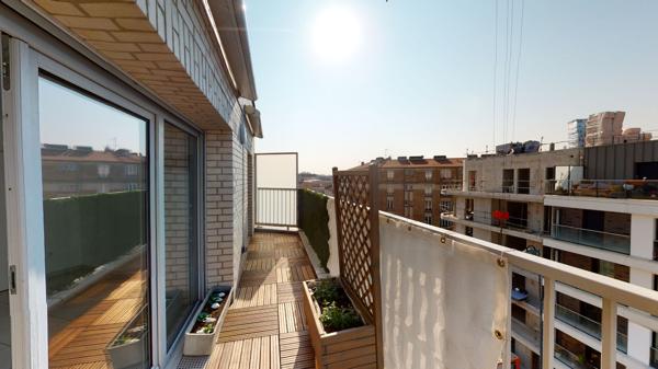 Appartement Asnières Sur Seine 3 pièces 63.44 m2 avec terrasse, cave et parking.