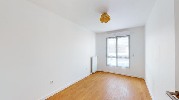 Appartement Asnières Sur Seine 3 pièces 63.44 m2 avec terrasse, cave et parking.