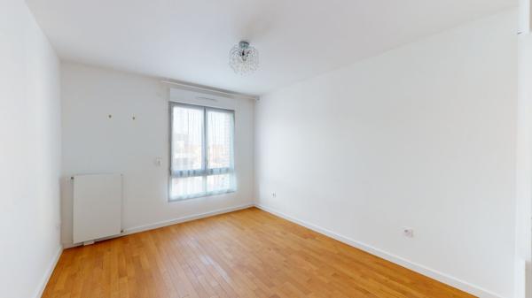 Appartement Asnières Sur Seine 3 pièces 63.44 m2 avec terrasse, cave et parking.
