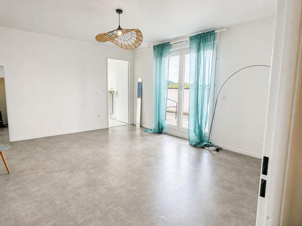 Appartement Neuilly Sur Marne 3 pièce(s) 64 m2